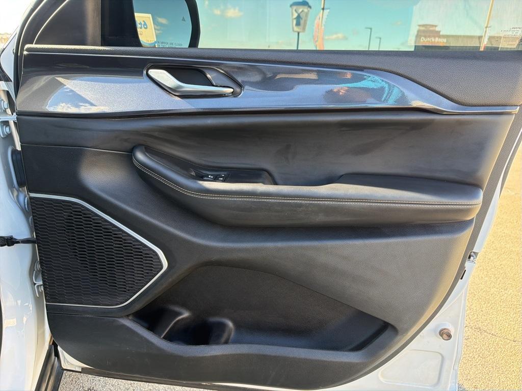 used 2022 Jeep Grand Cherokee L car, priced at $23,781