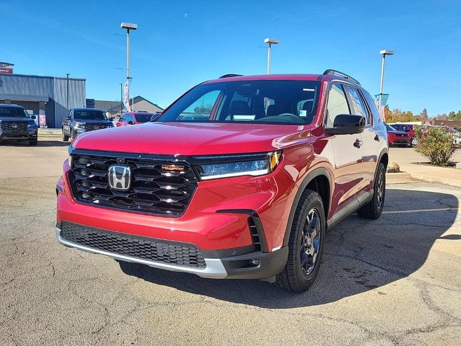 new 2025 Honda Pilot car, priced at $50,950