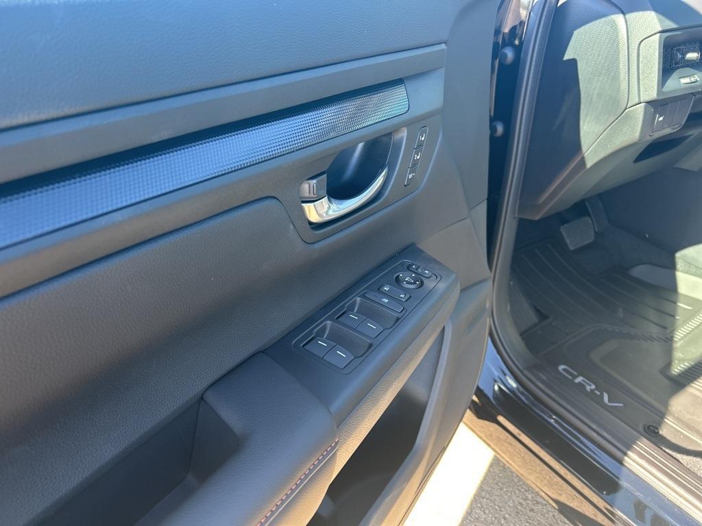 new 2026 Honda CR-V Hybrid car, priced at $39,983