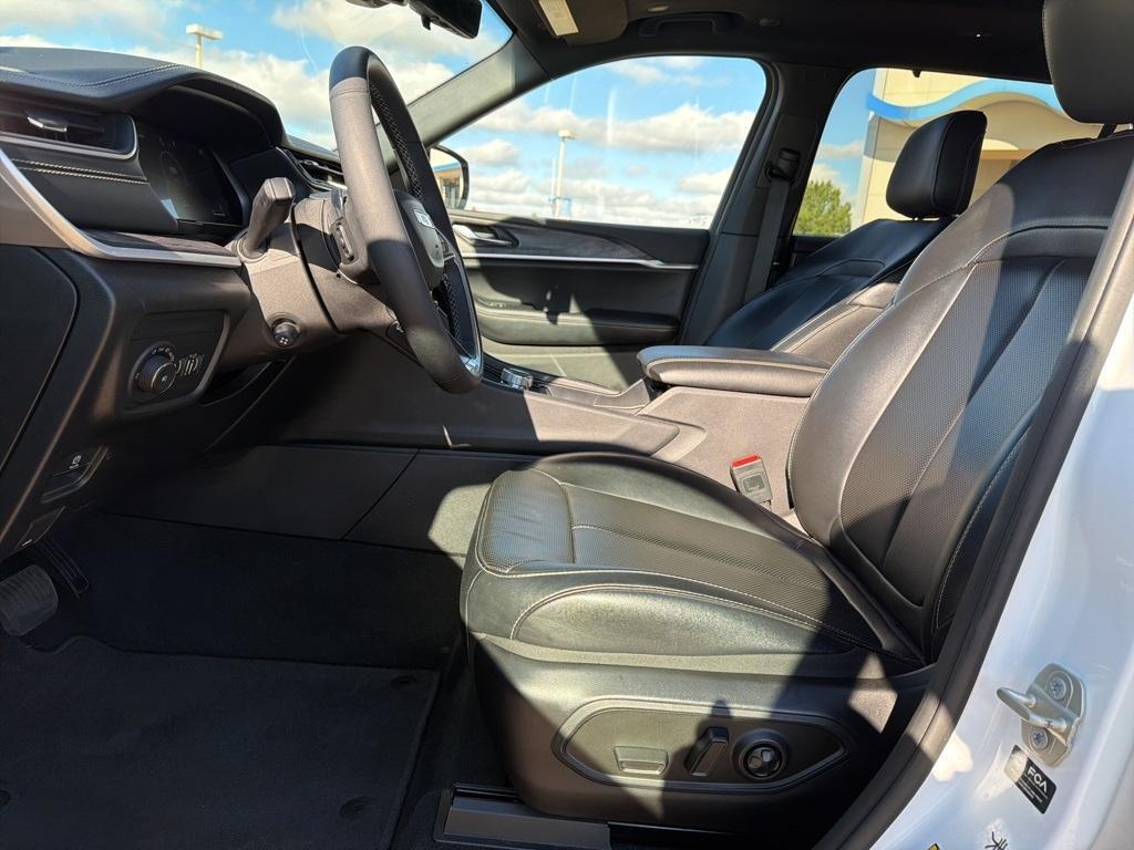 used 2024 Jeep Grand Cherokee L car, priced at $34,542