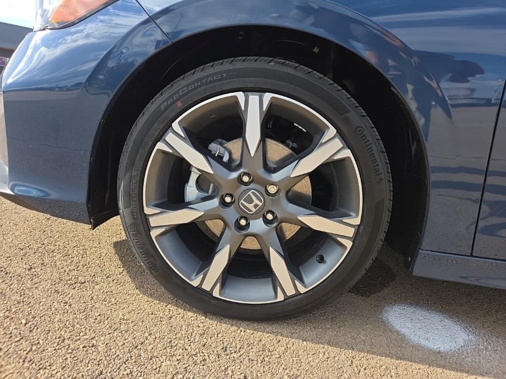 new 2026 Honda Civic Hybrid car, priced at $32,121