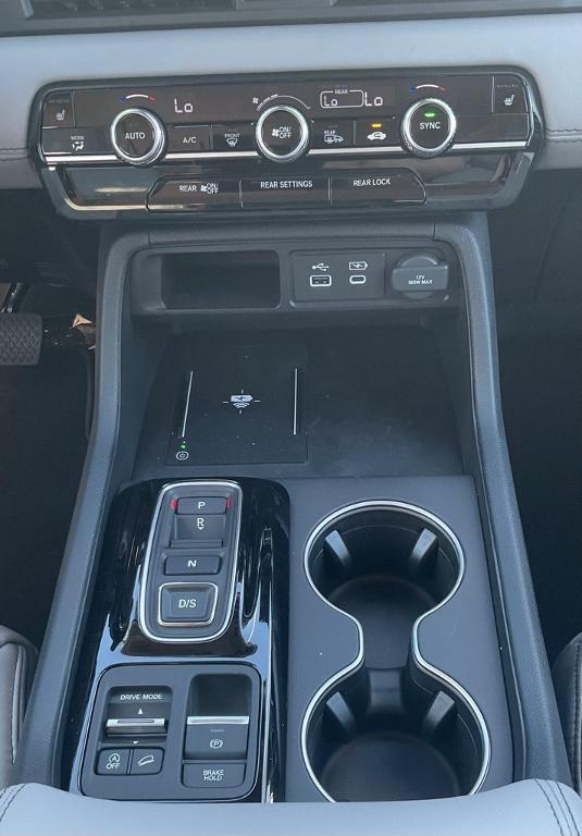 new 2025 Honda Pilot car, priced at $47,283