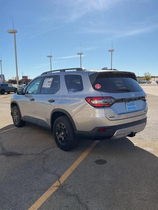 new 2025 Honda Pilot car, priced at $50,495