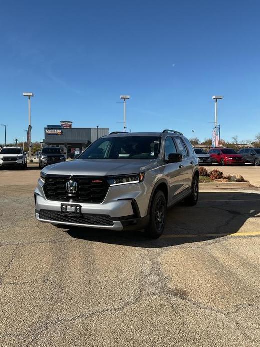 new 2025 Honda Pilot car, priced at $50,495