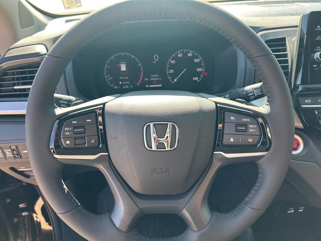 new 2026 Honda Odyssey car, priced at $42,037