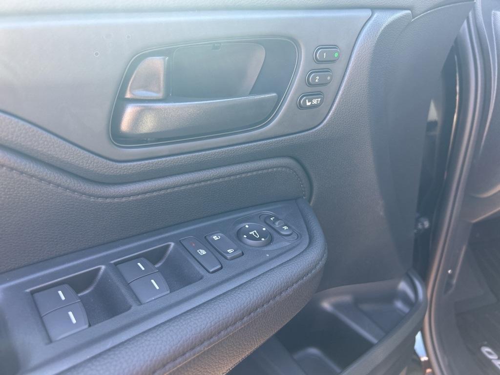 new 2026 Honda Odyssey car, priced at $42,037