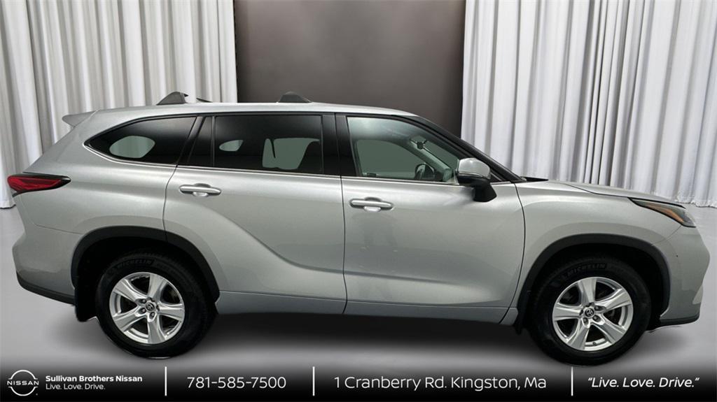 used 2022 Toyota Highlander car, priced at $30,998