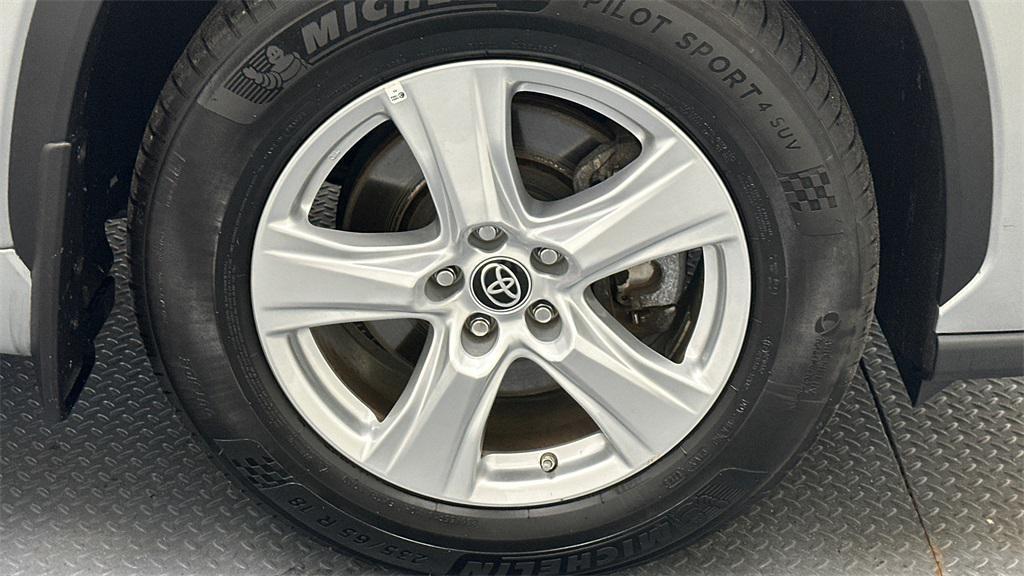 used 2022 Toyota Highlander car, priced at $30,998