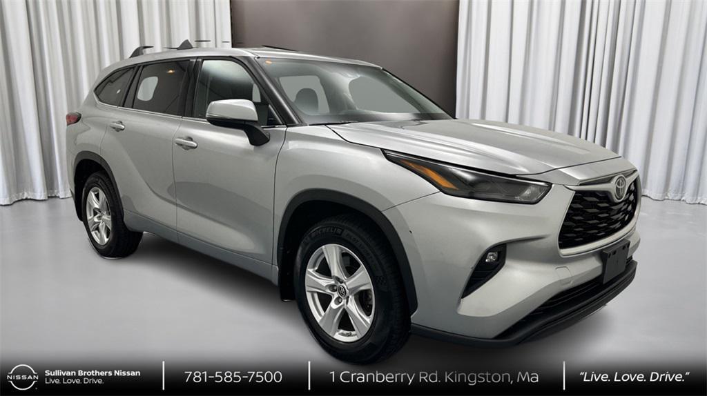 used 2022 Toyota Highlander car, priced at $30,998