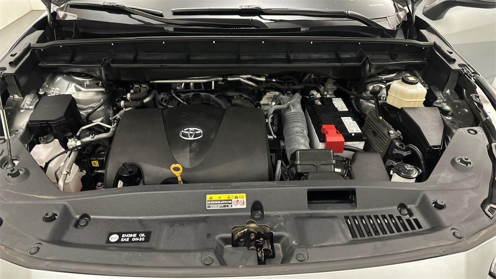 used 2022 Toyota Highlander car, priced at $30,998