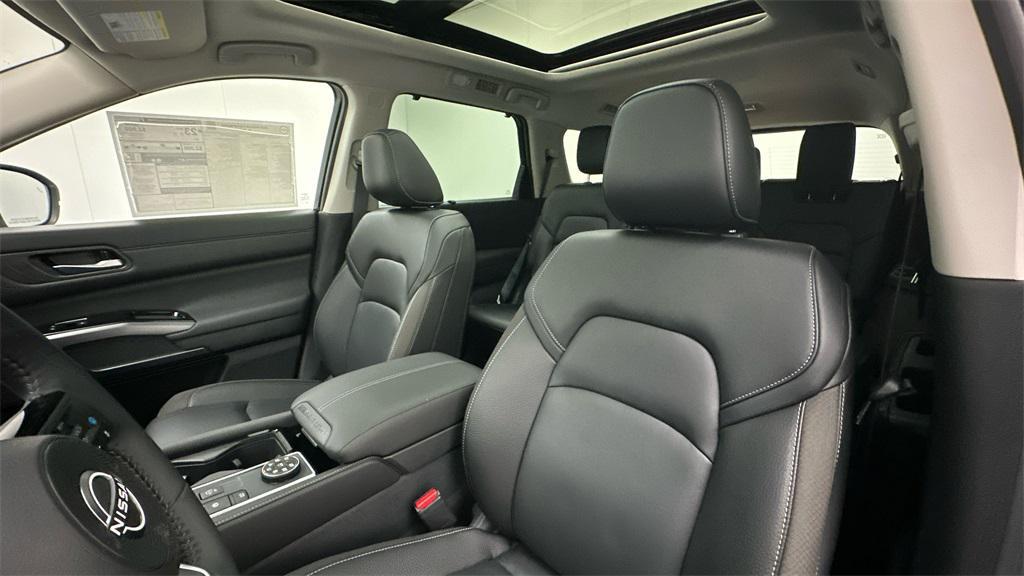 new 2025 Nissan Pathfinder car, priced at $44,050