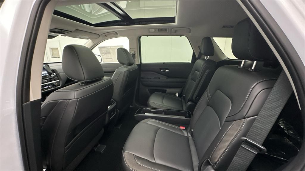 new 2025 Nissan Pathfinder car, priced at $44,050