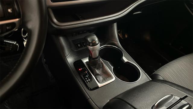 used 2018 Toyota Highlander car, priced at $23,998