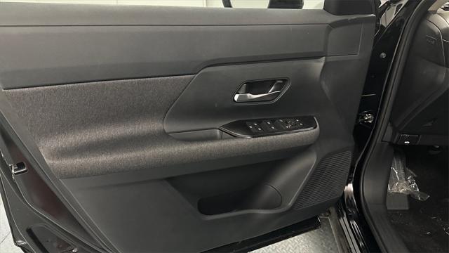 new 2025 Nissan Kicks car, priced at $26,860
