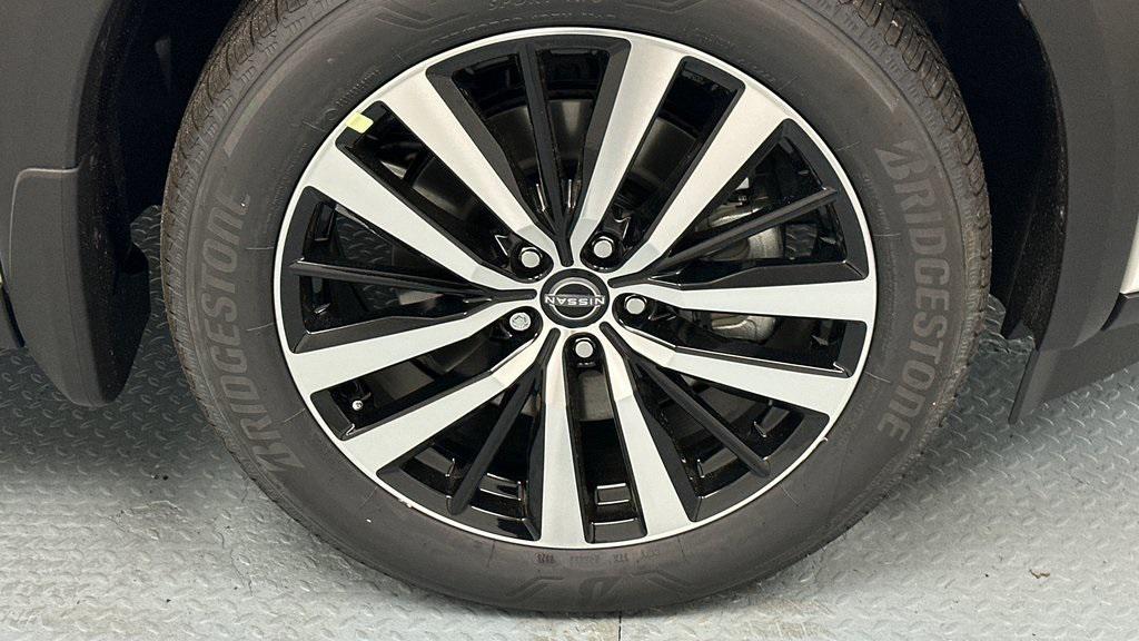 new 2025 Nissan Pathfinder car, priced at $51,395