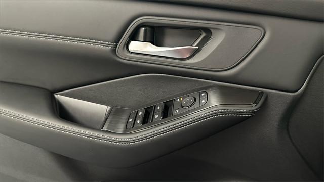 new 2025 Nissan Rogue car