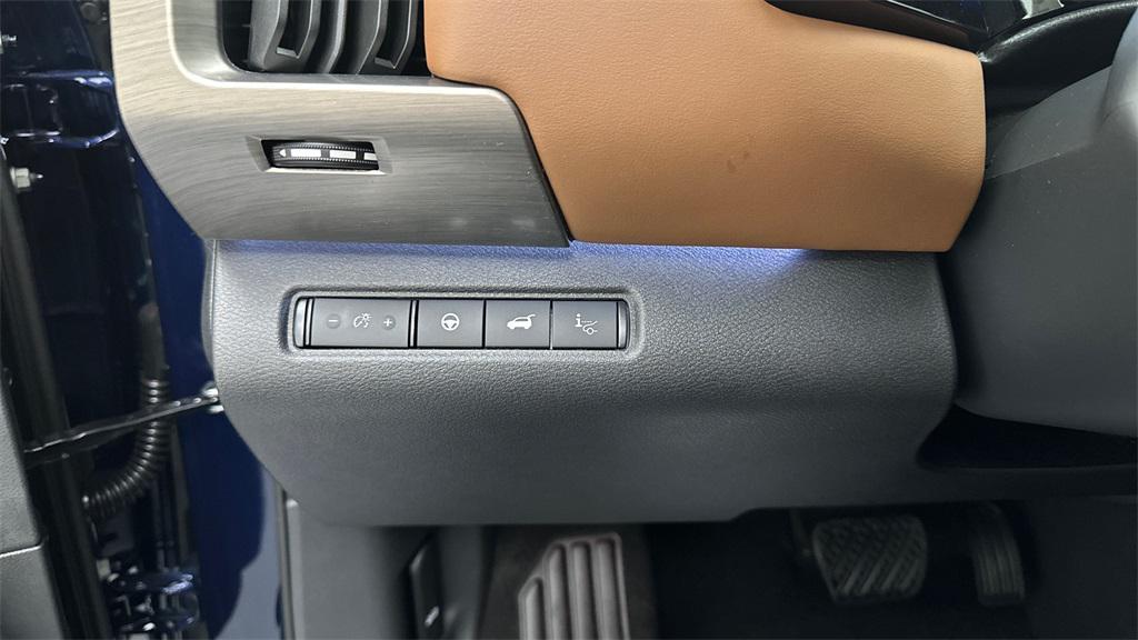 new 2025 Nissan Pathfinder car, priced at $47,360