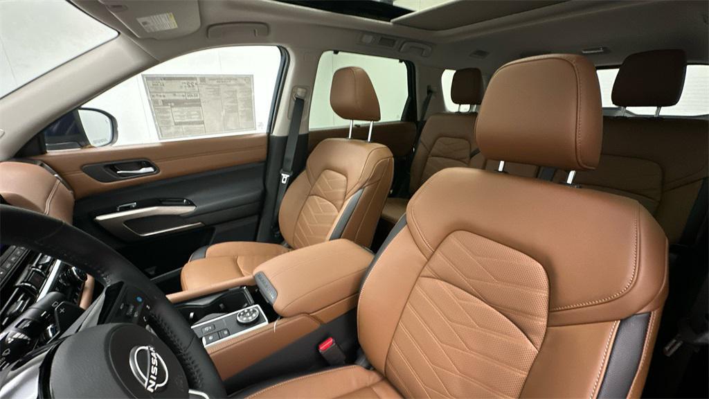 new 2025 Nissan Pathfinder car, priced at $47,360
