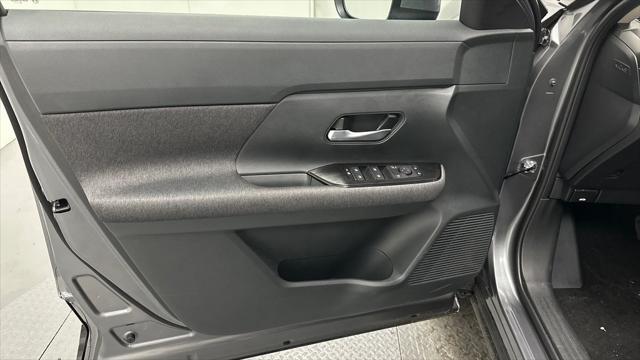 new 2025 Nissan Kicks car, priced at $26,680