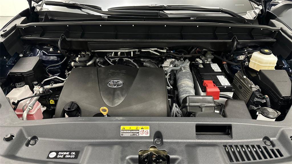 used 2022 Toyota Highlander car, priced at $39,768