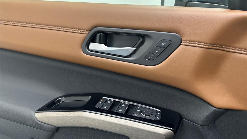 new 2025 Nissan Pathfinder car, priced at $50,950