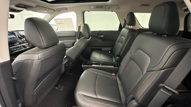 new 2025 Nissan Pathfinder car, priced at $42,015