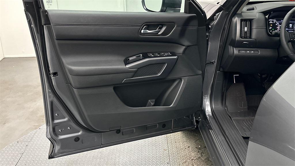 used 2024 Nissan Pathfinder car, priced at $35,433