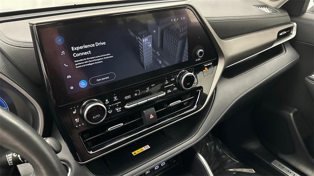 used 2023 Toyota Highlander car, priced at $41,998