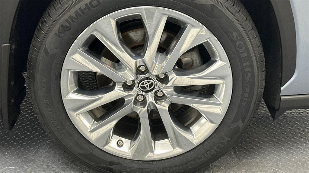 used 2023 Toyota Highlander car, priced at $41,998