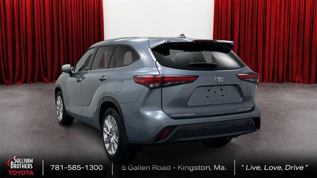used 2023 Toyota Highlander car, priced at $41,998