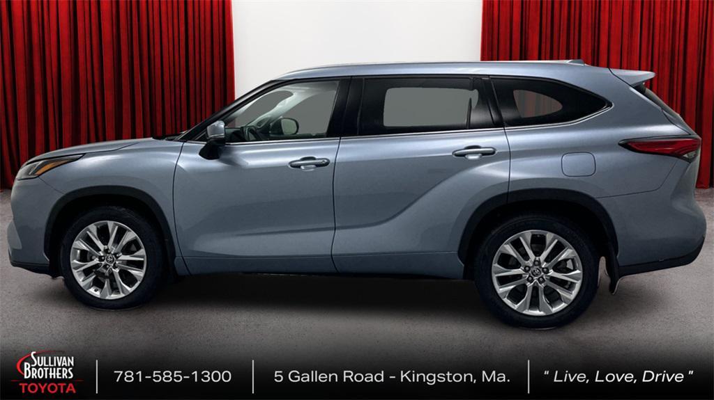 used 2023 Toyota Highlander car, priced at $41,998