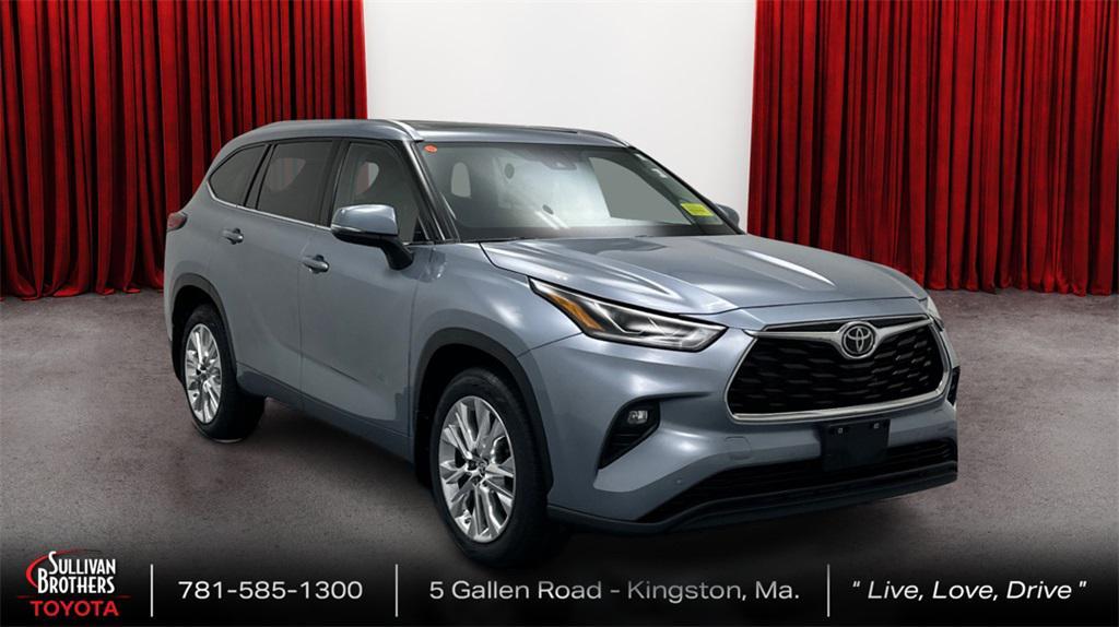 used 2023 Toyota Highlander car, priced at $41,998