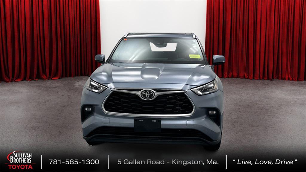 used 2023 Toyota Highlander car, priced at $41,998