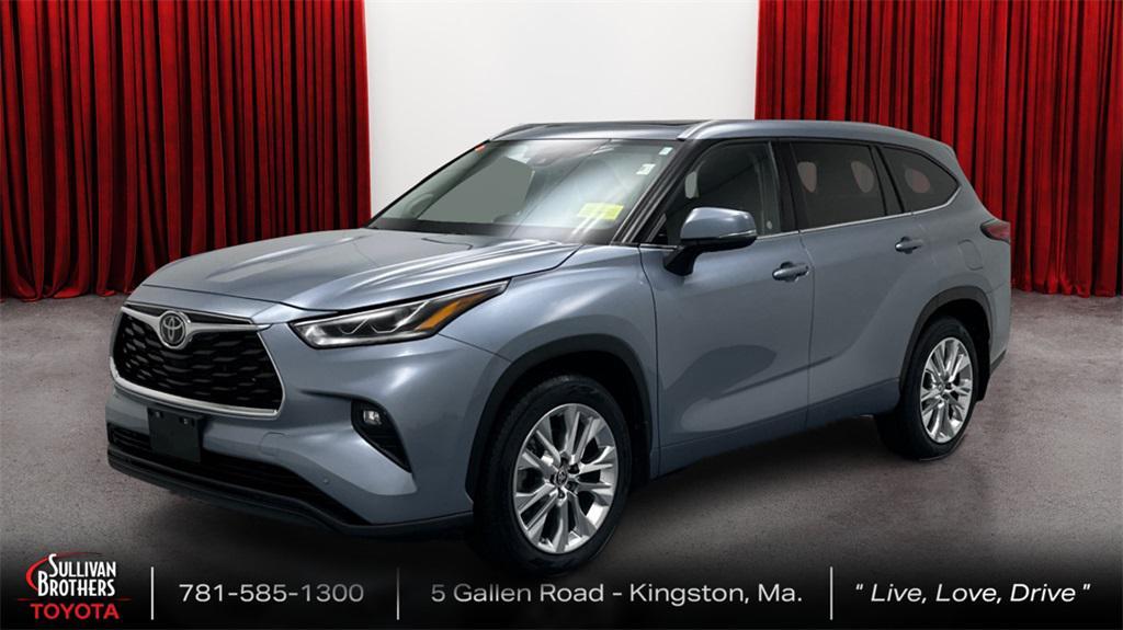 used 2023 Toyota Highlander car, priced at $41,998