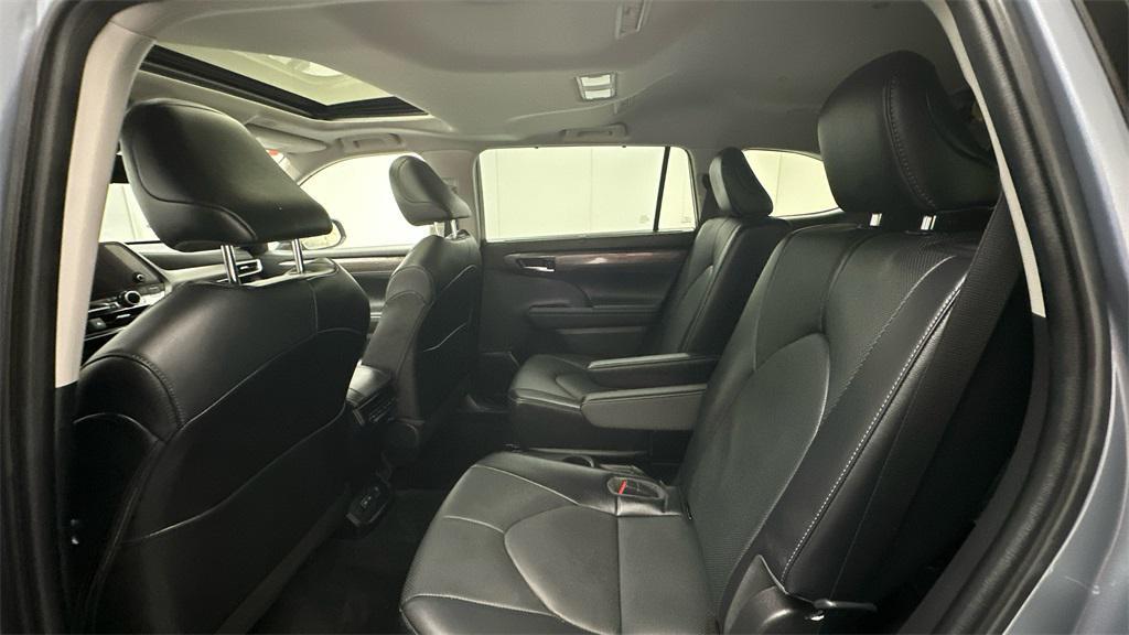 used 2023 Toyota Highlander car, priced at $41,998