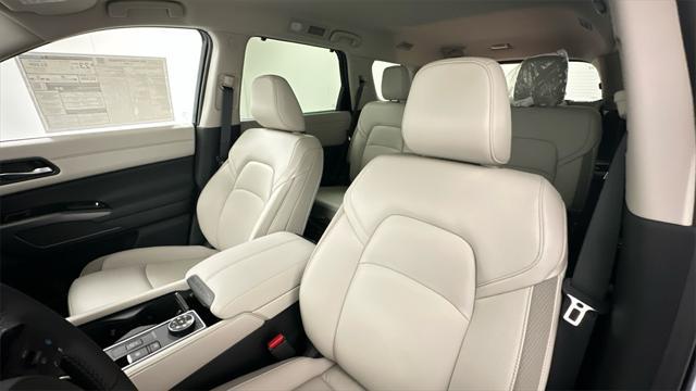 new 2025 Nissan Pathfinder car, priced at $42,015