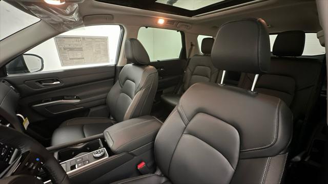 new 2025 Nissan Pathfinder car, priced at $40,785