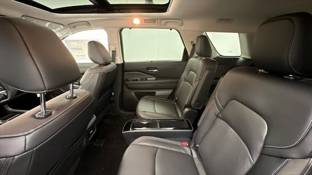 new 2025 Nissan Pathfinder car, priced at $40,785
