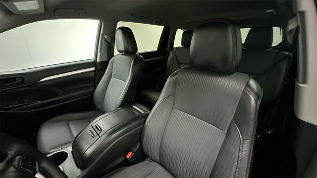 used 2016 Toyota Highlander car, priced at $22,886