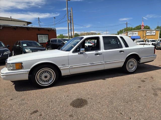 used 1993 Lincoln Town Car car, priced at $9,800