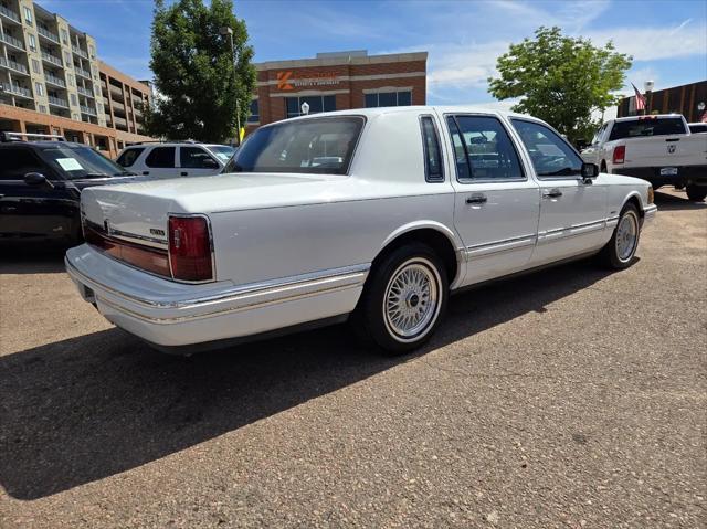 used 1993 Lincoln Town Car car, priced at $9,800