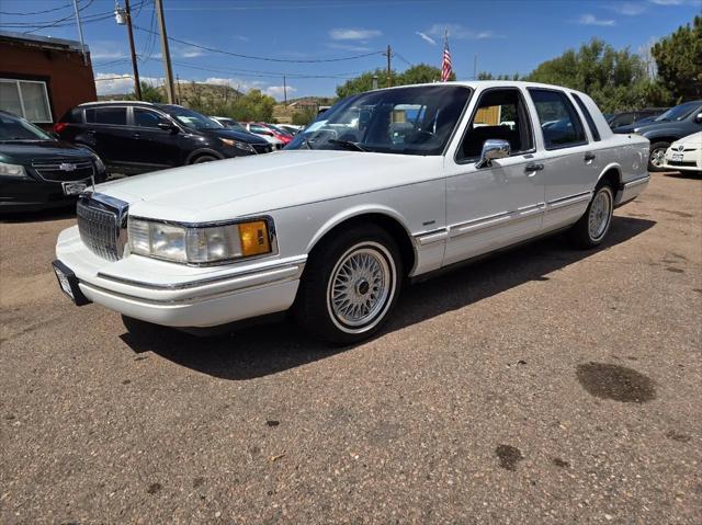 used 1993 Lincoln Town Car car, priced at $9,800