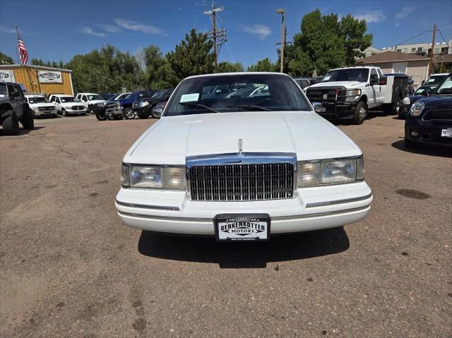 used 1993 Lincoln Town Car car, priced at $9,800