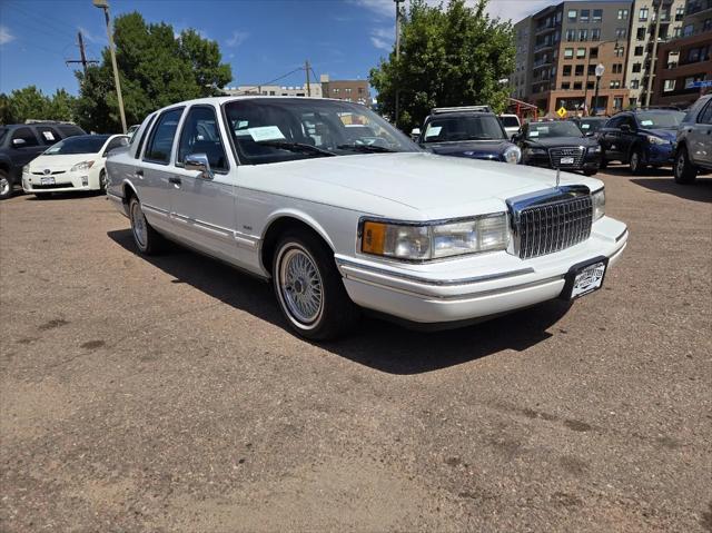 used 1993 Lincoln Town Car car, priced at $9,995