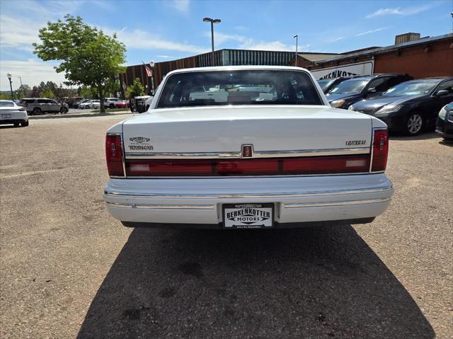 used 1993 Lincoln Town Car car, priced at $9,800