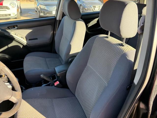 used 2006 Toyota Matrix car, priced at $4,550