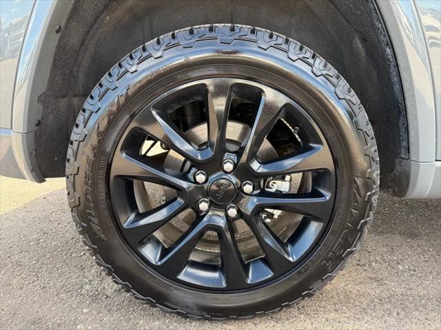 used 2021 Jeep Grand Cherokee car, priced at $24,998