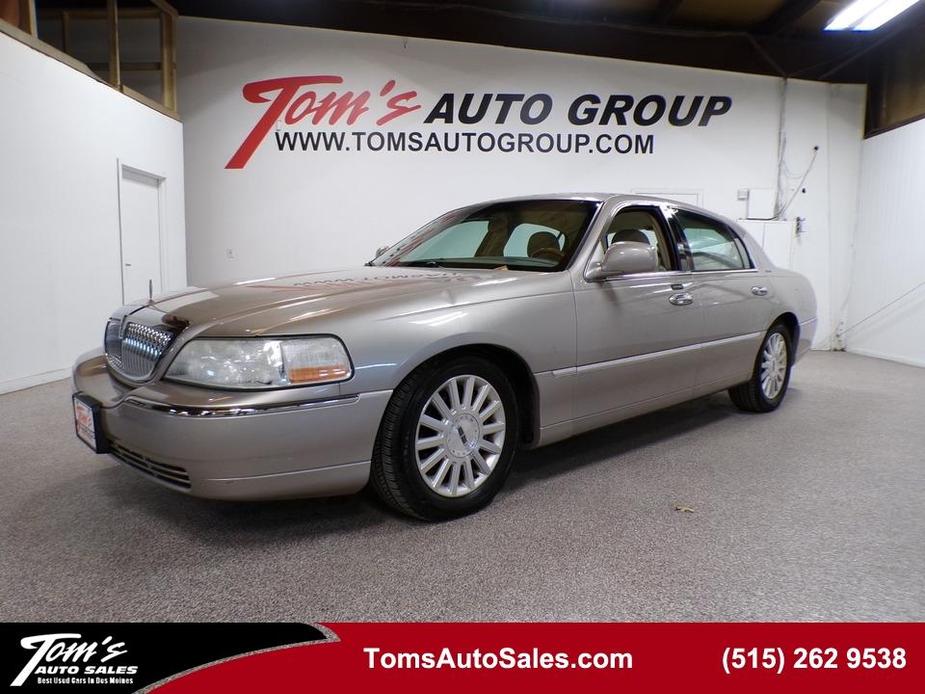 used 2003 Lincoln Town Car car, priced at $6,495
