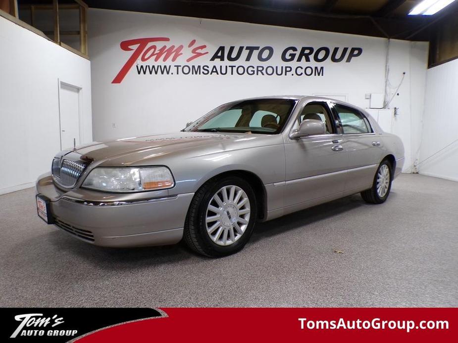 used 2003 Lincoln Town Car car, priced at $6,495