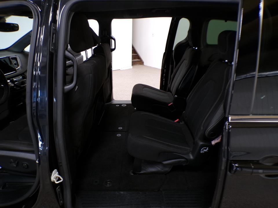 used 2022 Chrysler Pacifica car